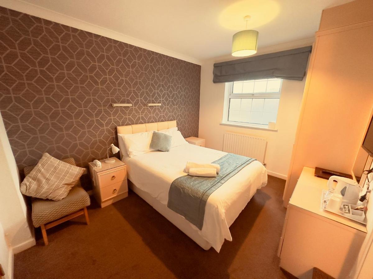 Pine Lodge Hotel & Restaurant Мансфилд Екстериор снимка