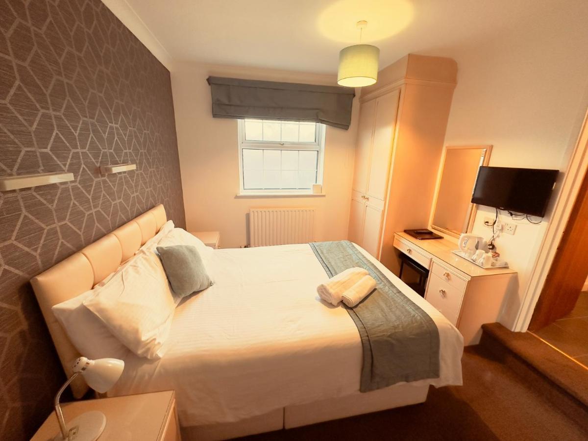 Pine Lodge Hotel & Restaurant Мансфилд Екстериор снимка