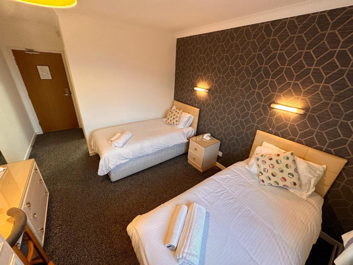 Pine Lodge Hotel & Restaurant Мансфилд Екстериор снимка