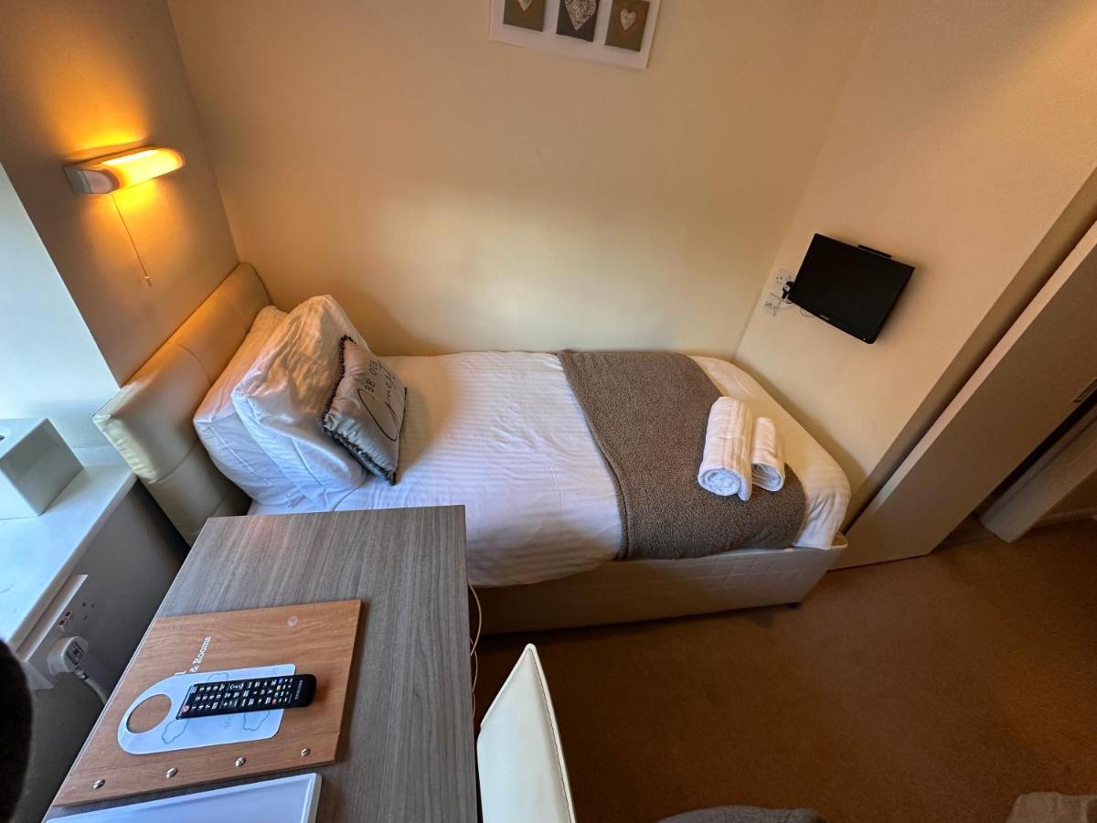 Pine Lodge Hotel & Restaurant Мансфилд Екстериор снимка