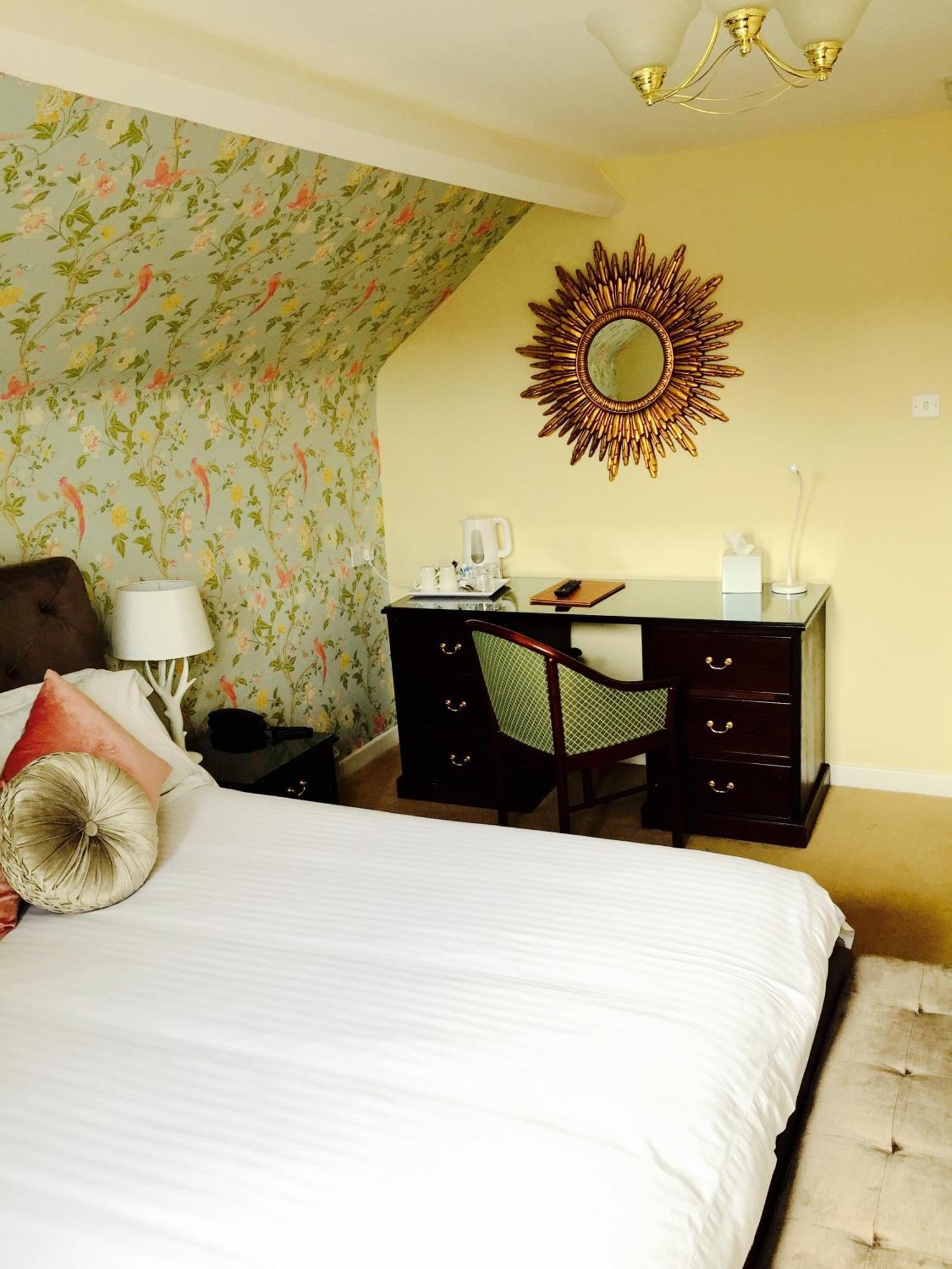 Pine Lodge Hotel & Restaurant Мансфилд Стая снимка