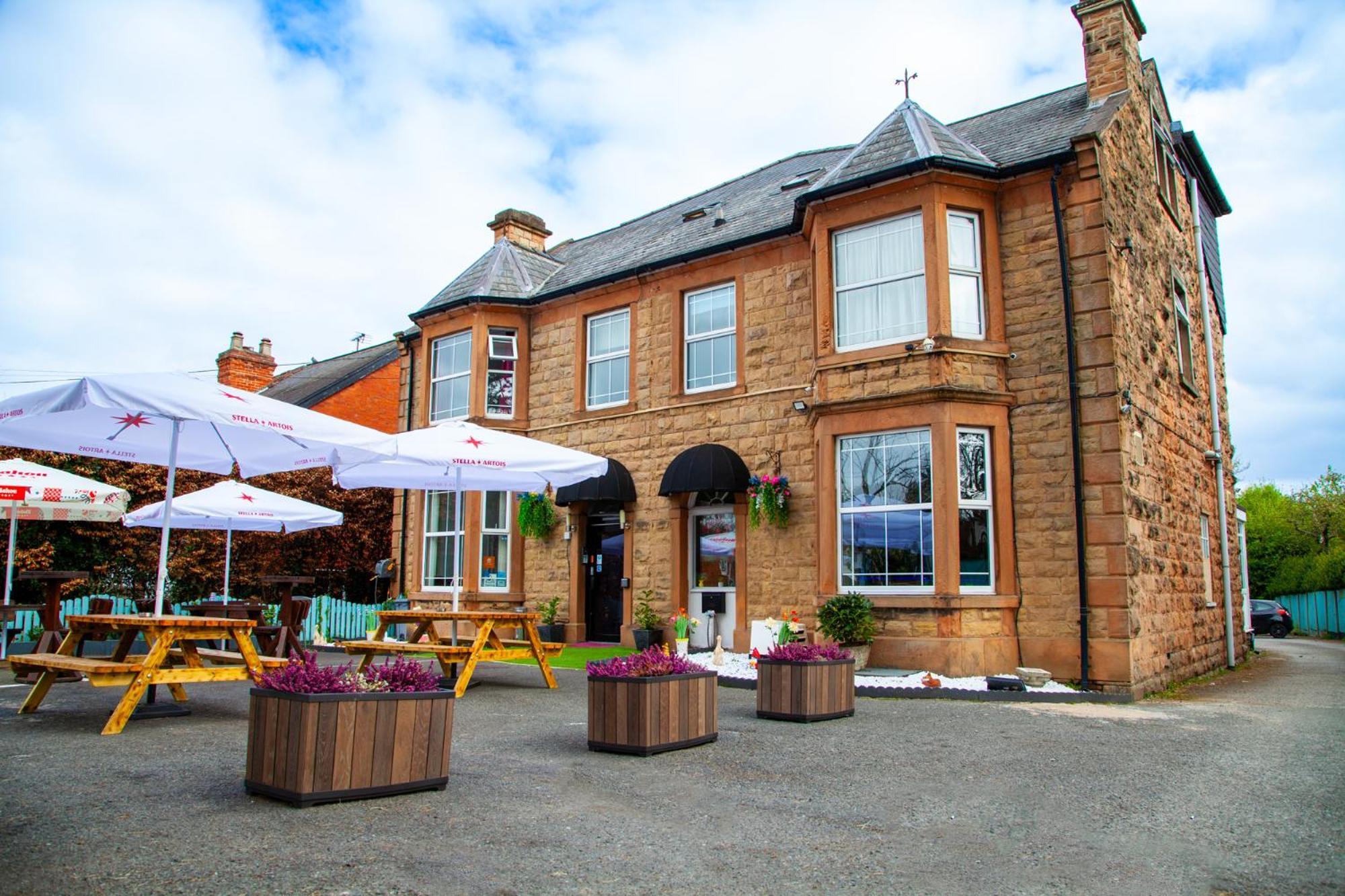 Pine Lodge Hotel & Restaurant Мансфилд Екстериор снимка
